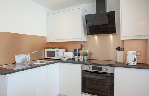 Torquay City Centre Cottage | Belgrave Sands Apartment 2