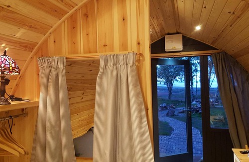 Dunbar Cabin | Belhaven Bay Pod - Luxury Double Bed - Sea View