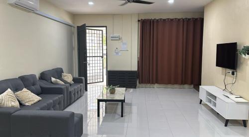 Sibu House | Belian Homestay Sibujaya