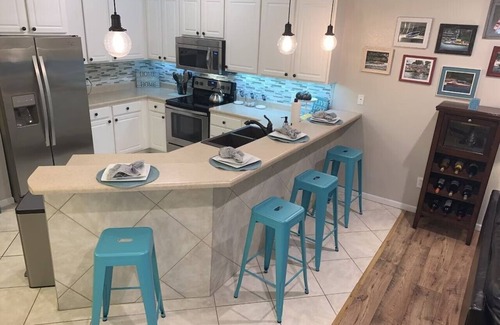 Osage Beach Condo | Believe the 275+ 5 star reviews! Main waterfront & boat slip, Ice cream machine.