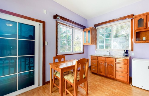 Dangriga House | Belizean estate rental, group-friendly lodging, W/Shared Pool & Tennis