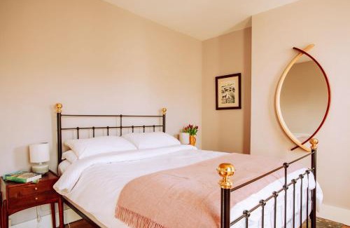 Alfriston House | Bell Cottage