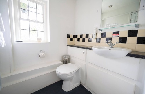 Tewkesbury Hotel | Bell Hotel by Greene King Inns