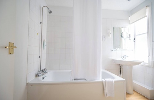 Tewkesbury Hotel | Bell Hotel by Greene King Inns