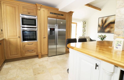 North Bitchburn Cottage | BELL HOUSE BARN, pet friendly, with hot tub in Staindrop