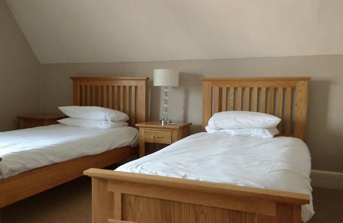 Sutton Benger Hotel | Bell House Hotel & Restaurant