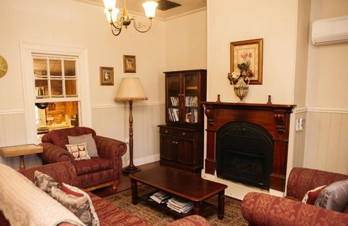 West Bendigo House | Bell's Cottage Bendigo