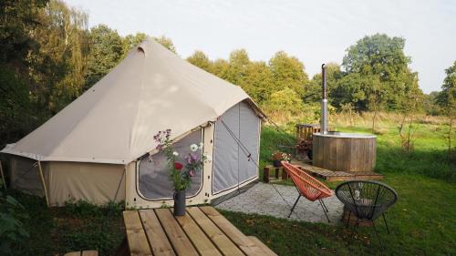 Nederweert-Eind Other | Bell Tent Deluxe met Hot-tub