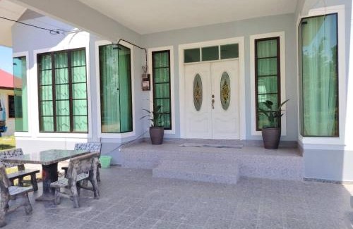 Melor House | Bella Alfatih Homestay