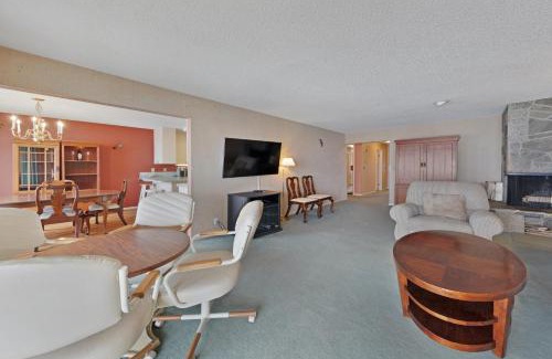 Lincoln Beach Apartment | Bella Beach Beauty
