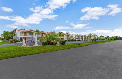 Iona Condo | Bella Beach Bliss, only miles away from Fort Myers Beach and Sanibel Island!