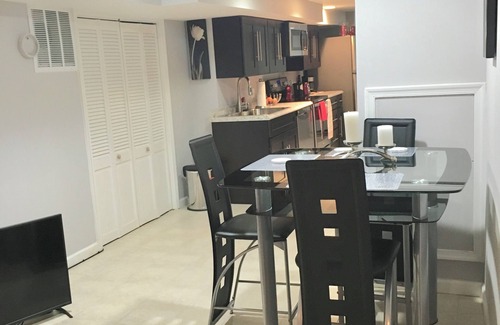 Bloomingdale Bed & Breakfast | Bella Casa; Cozy Private Lower level flat, entire unit.