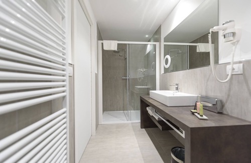 Portese Hotel | Bella Hotel & Restaurant