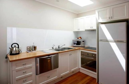 Woodend Apartment | Bella Loft: luxury studio apartment in the heart of Woodend