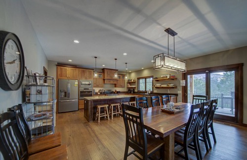 Deadwood Cabin | Bella Luna- 5 Bedroom with Hottub, Deadwood