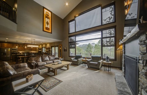 Deadwood Cabin | Bella Luna- 5 Bedroom with Hottub, Deadwood