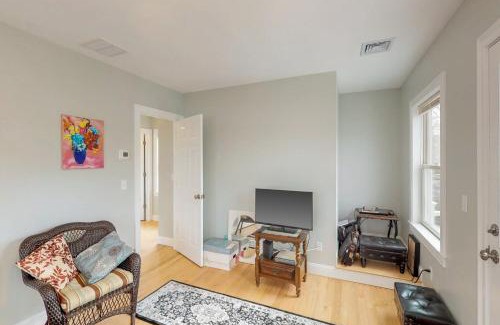 Teaticket House | Bella Luna
