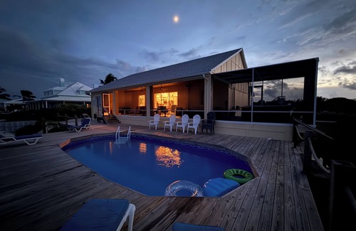 Green Turtle Estates House | Bella Mare' : Bahamas Oceanfront Rental with Large Hot Tub and Pool.