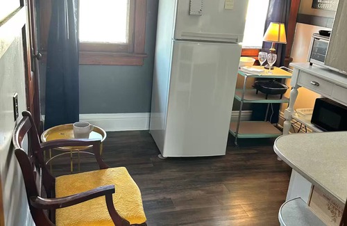 Geneseo Apartment | Bella's Abode : Charming 2-bedroom apartment with AC, WiFi in peaceful Geneseo