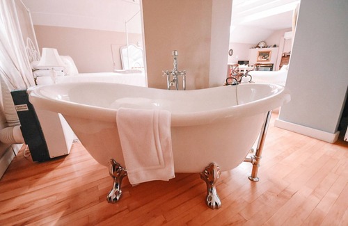 Morden Bed & Breakfast | Bella's Castle