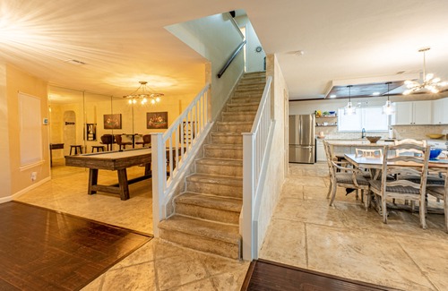 Parkwood House | 🌹BELLA🌹 Vacation Home & Ultimate HangOut 🏯Cave🏯
