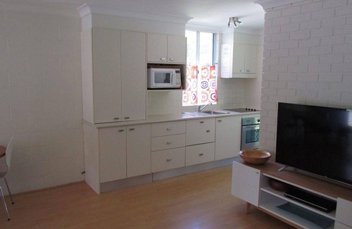 Blueys Beach Villa | Bella Villa Manyana 19 great location short stroll to the beach and local shops
