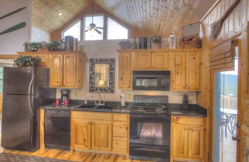 Cleveland Cabin | Bella Vista - 3rd Night Free! See Details Below.