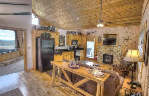 Cleveland Cabin | Bella Vista - Cozy Cabin with Breathtaking Views