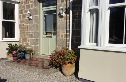 Camborne Bed & Breakfast | Bella Vista