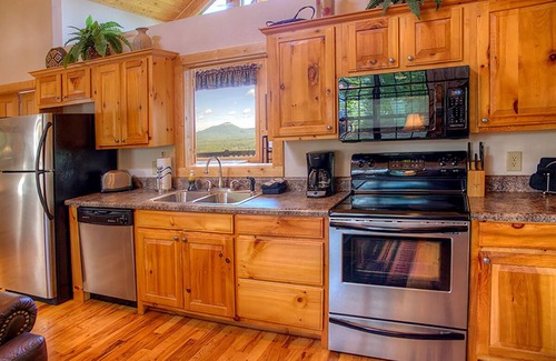 Cleveland Cabin | Bella Vista II- Luxury Couples Cabin with Phenomenal Mountain Views and Hot Tub