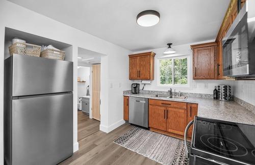 Elkhart House | Bella Vista Lake House – A Peaceful Waterfront Retreat on Scenic Heaton Lake