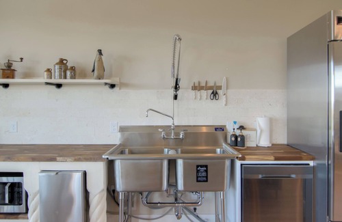 Canyon Lake House | Bella Vista Oasis - Luxury Private Lake View, Heated Pool & Hot Tub