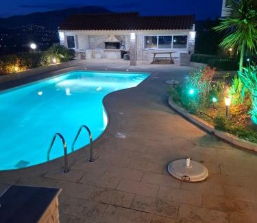 Lavreotiki Villa | Bella Vista pool Villas in Anavissos