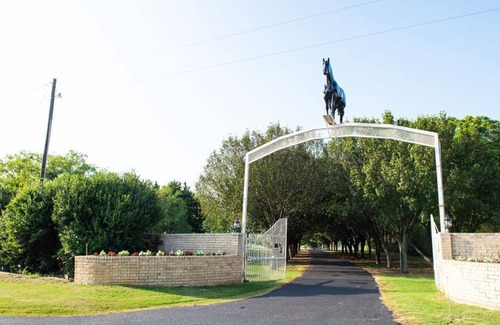 Cross Roads House | BELLA VISTA RANCH CEDAR HOUSE