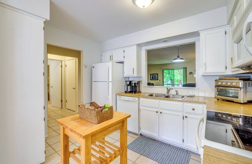 Bella Vista House | Bella Vista Townhome w/Deck Near Back 40 Trail!
