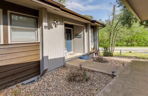 Bella Vista House | Bella Vista Townhome with Deck Near Back 40 Trails!