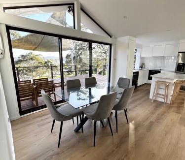 Surfside House | Bella Vista with swimming pool and ocean view