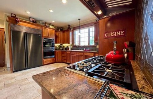 Baker City House | Bella Vita Estate - Gorgeous Luxury Home w/Hot Tub. Local Golfing 50% off!