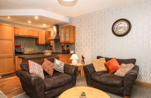 Southport Cottage | BELLA VITA, pet friendly, with a garden in Southport