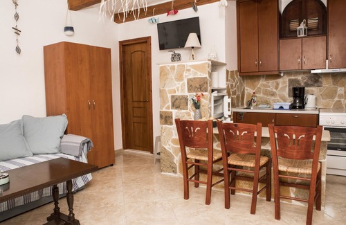 Pitsidia House | Bella Vita Style rooms & apartments