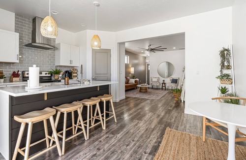 Nampa House | Bella West Nampa Trendy Home BBQ - Sleeps 8