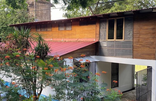 Cuajiniquil House | Bella y Rústica Casa Abierta al Manglar, Ideal Para Relax o Actividad Acuática