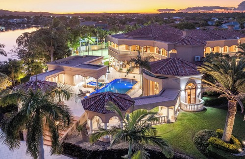 Gold Coast House | Bellagio Gold Coast/Luxury Mansion Waterfront