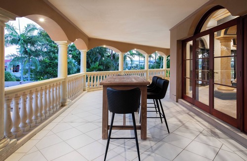 Gold Coast House | Bellagio Gold Coast/Luxury Mansion Waterfront