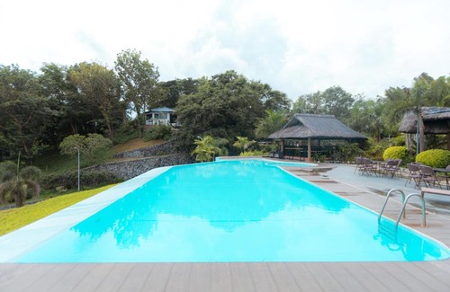 Paoay Hotel | Bellagio Hills Hotel and Restaurant