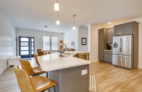 Bellaire Cottage | Bellaire Escape: Ski Schuss Mtn, Walk to Shorts!