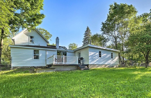 Bellaire Cottage | Bellaire Home w/Yard ~ 4 Miles to Torch Lake