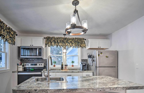 Bellaire Cottage | Bellaire Home w/Yard ~ 4 Miles to Torch Lake