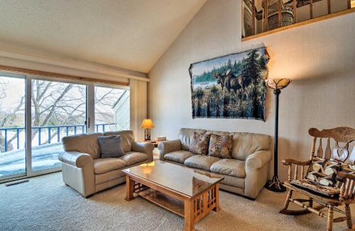 Bellaire Apartment | Bellaire Townhome on Summit Mtn with 2 Balconies!