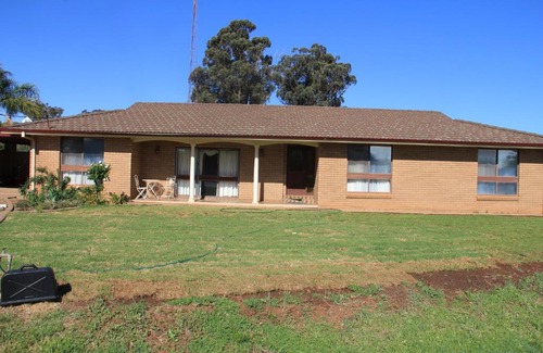 West Wyalong House | Bellarwi House